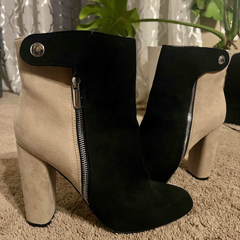 👢 JustFab Sued Tan & Black Booties Sz 11